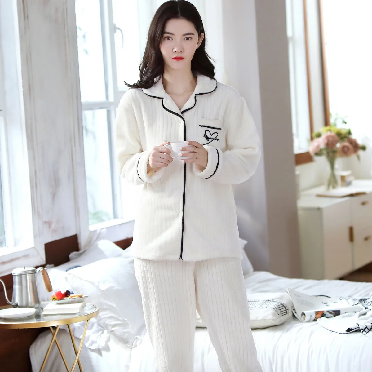 Пролет Есен Зима 2020 Фланела панталони с дълъг ръкав Дамски бели пижами Костюм Прост стил Дълга пижама Дамско домашно обслужване